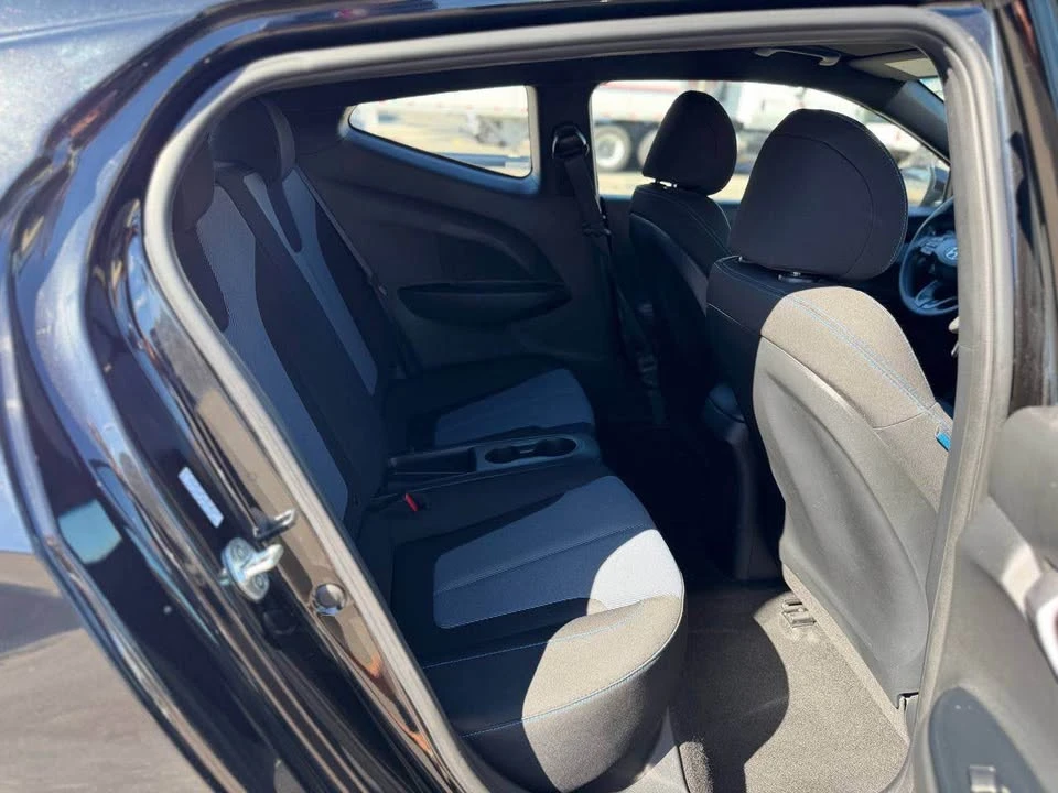 2019 Hyundai Veloster - Image 16 of 20