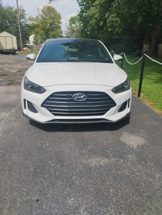 2019 Hyundai Veloster - Image 2 of 10