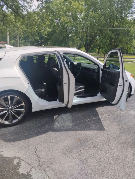 2019 Hyundai Veloster - Image 4 of 10