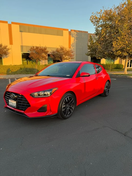 2019 Hyundai Veloster - Image 2 of 15
