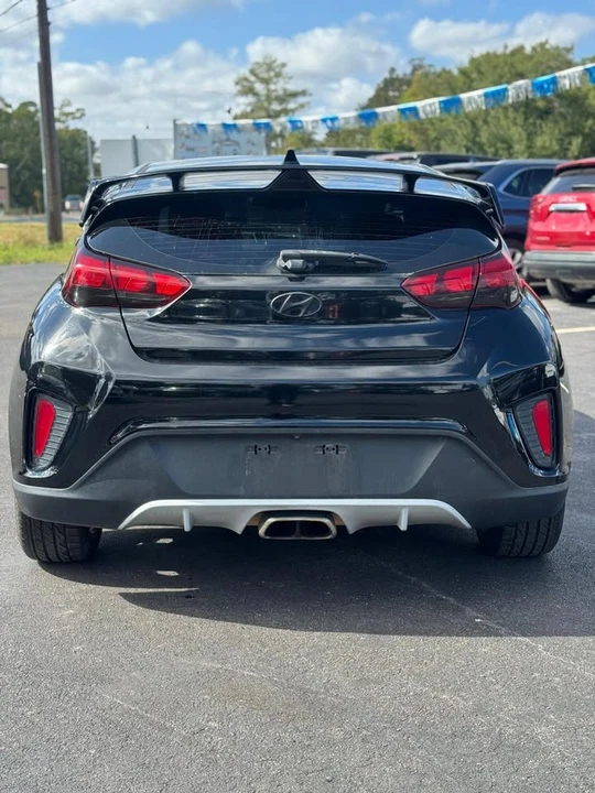 2019 Hyundai Veloster - Image 2 of 12