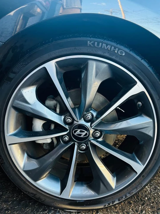 2019 Hyundai Veloster - Image 9 of 13