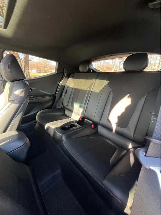 2019 Hyundai Veloster - Image 10 of 11