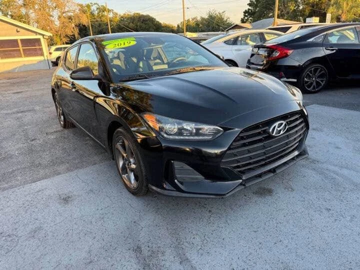 2019 Hyundai Veloster - Image 2 of 9