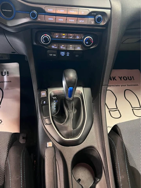 2019 Hyundai Veloster - Image 6 of 10