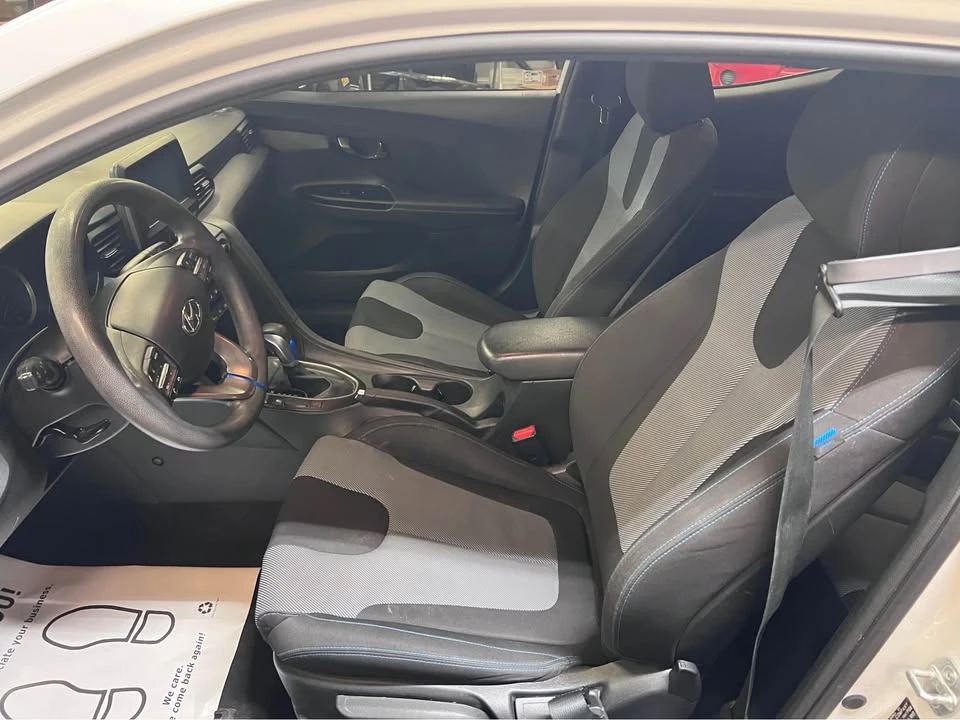2019 Hyundai Veloster - Image 9 of 10