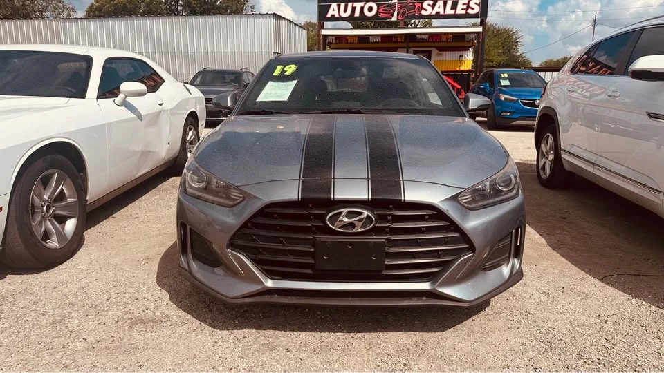 2019 Hyundai Veloster - Image 2 of 8