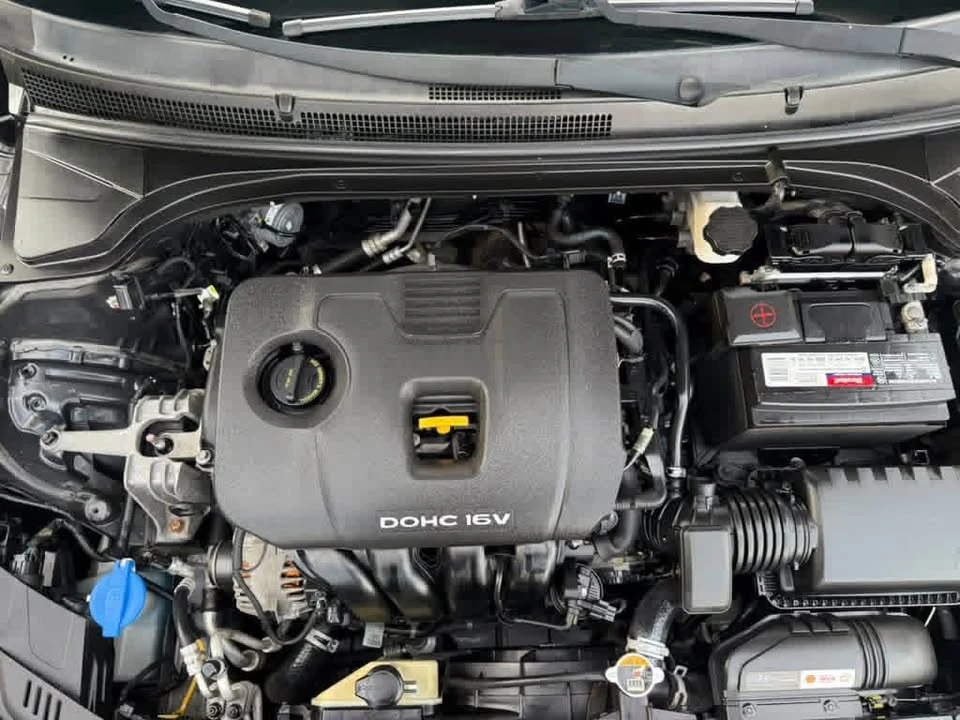 2019 Hyundai Veloster - Image 13 of 14