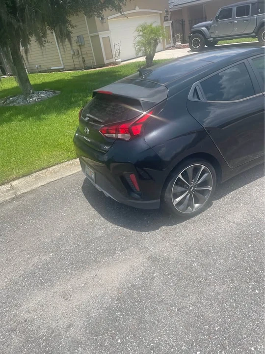 2019 Hyundai Veloster - Image 4 of 8