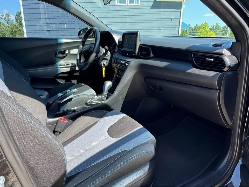 2019 Hyundai Veloster - Image 12 of 19
