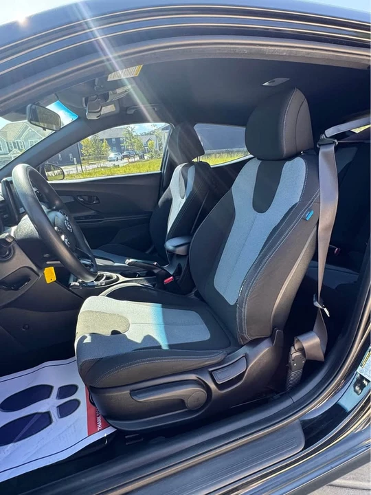 2019 Hyundai Veloster - Image 13 of 19