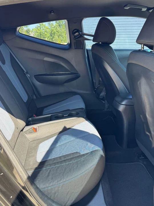 2019 Hyundai Veloster - Image 16 of 19