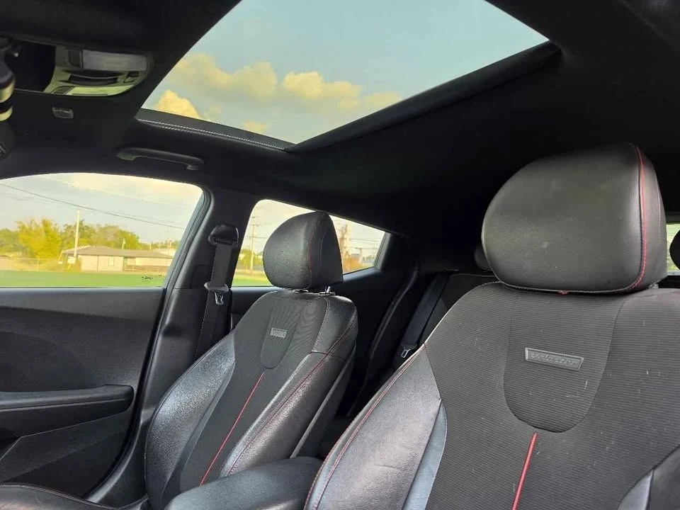 2019 Hyundai Veloster - Image 10 of 15