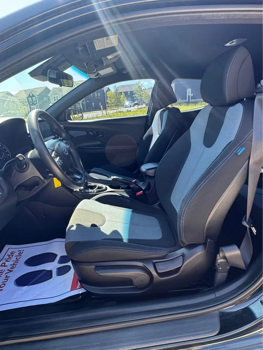 2019 Hyundai Veloster - Image 10 of 18