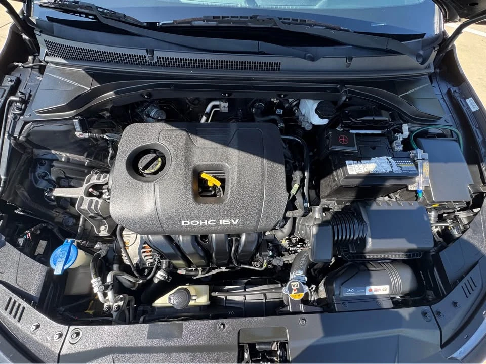 2019 Hyundai Veloster - Image 17 of 18