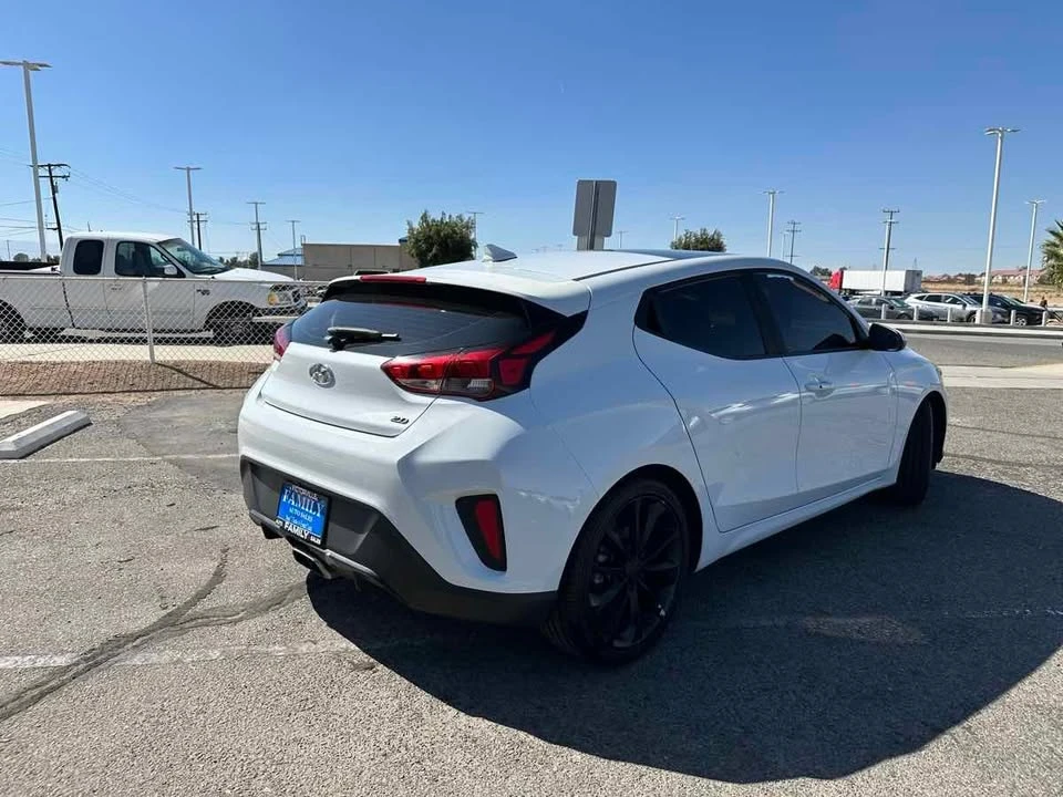 2019 Hyundai Veloster - Image 4 of 18