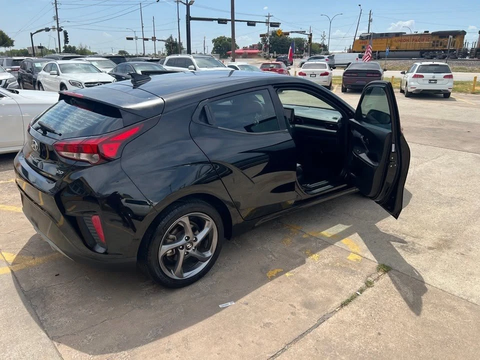 2019 Hyundai Veloster - Image 12 of 20