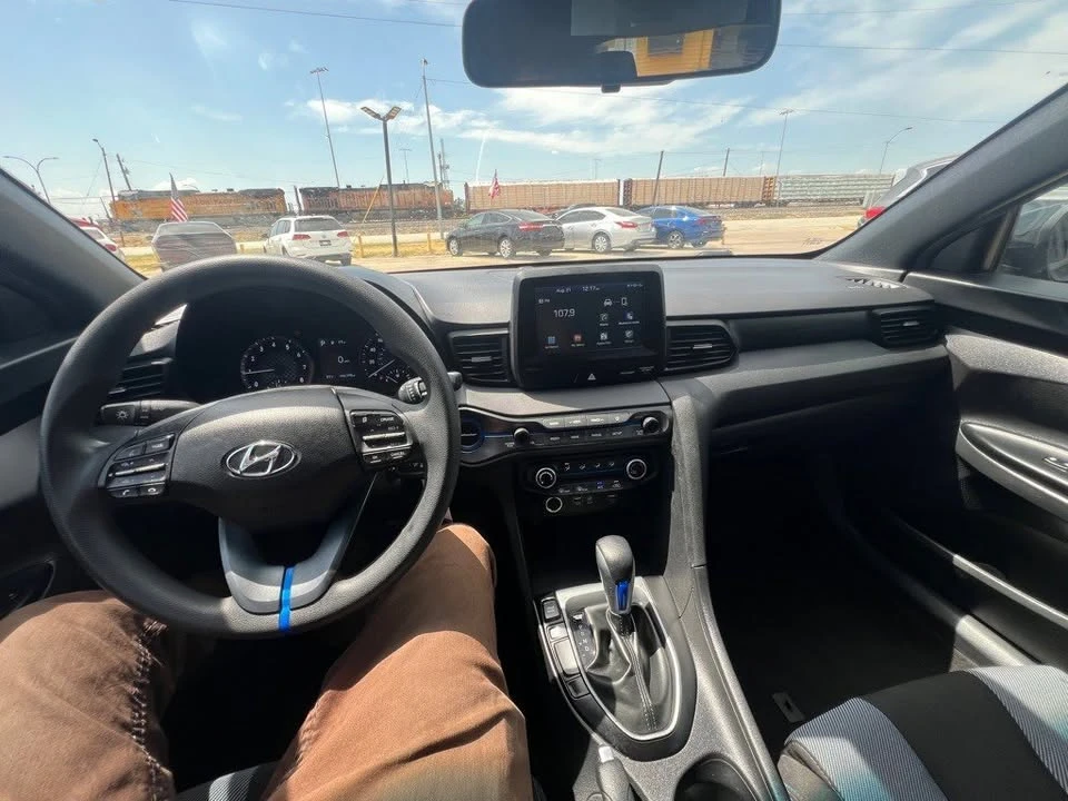 2019 Hyundai Veloster - Image 17 of 20
