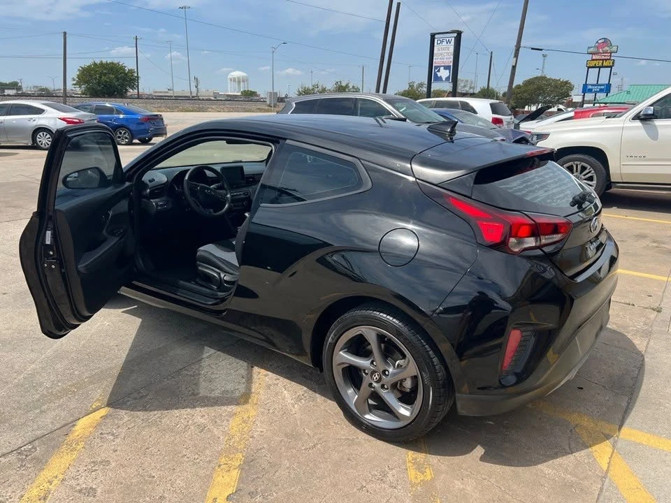 2019 Hyundai Veloster - Image 10 of 20