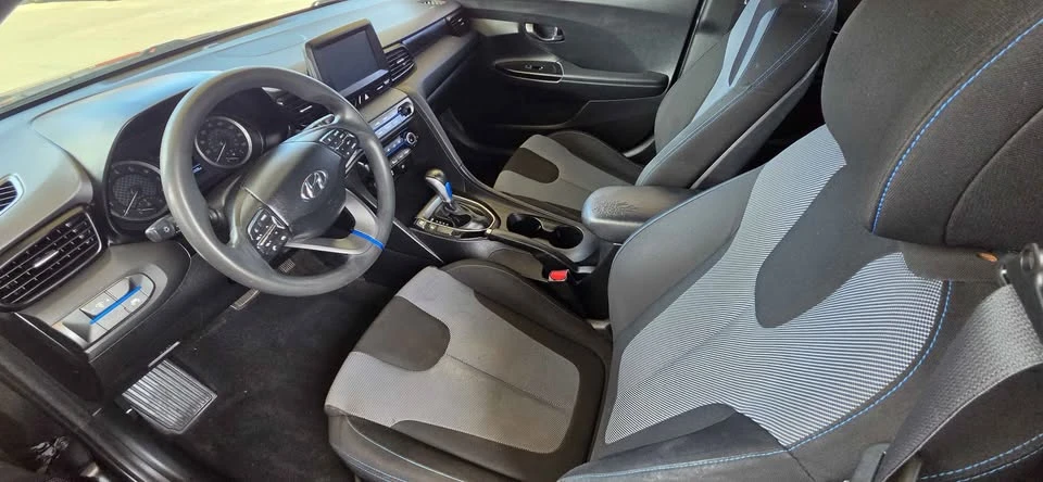 2019 Hyundai Veloster - Image 12 of 15