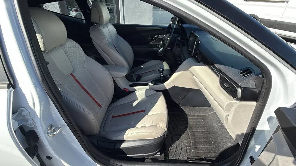 2019 Hyundai Veloster N - Image 11 of 20