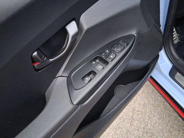 2019 Hyundai Veloster N - Image 11 of 20