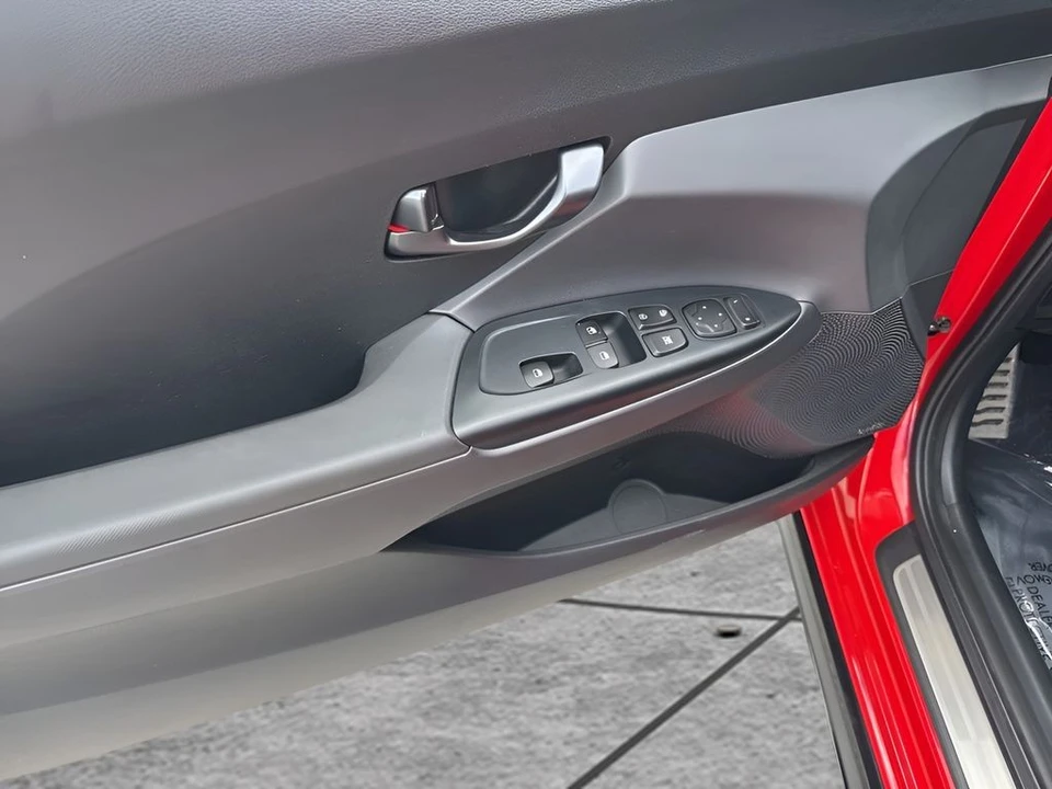 2019 Hyundai Veloster N - Image 24 of 31