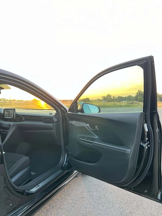 2019 Hyundai Veloster N - Image 17 of 20