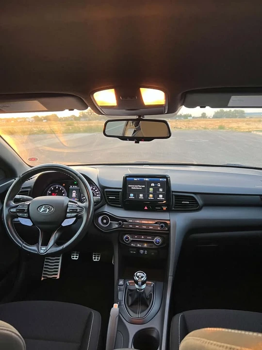 2019 Hyundai Veloster N - Image 16 of 20