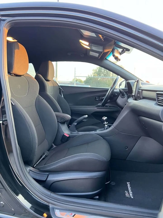 2019 Hyundai Veloster N - Image 18 of 20