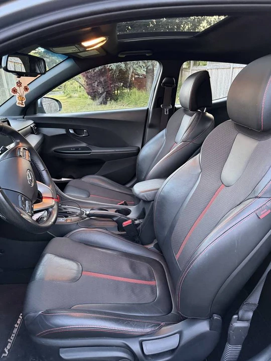 2019 Hyundai Veloster - Image 5 of 15