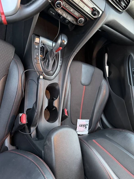 2019 Hyundai Veloster - Image 4 of 15