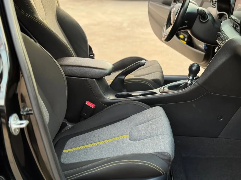 2019 Hyundai Veloster N - Image 13 of 19