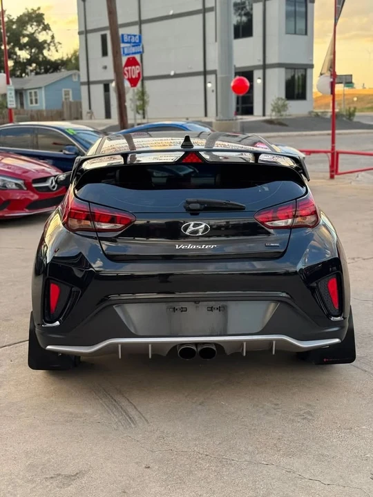 2019 Hyundai Veloster N - Image 8 of 19