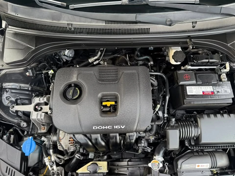 2019 Hyundai Veloster - Image 2 of 16