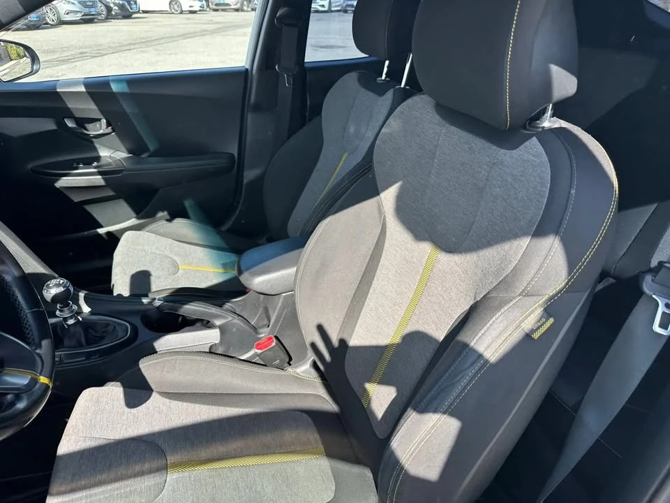 2019 Hyundai Veloster N - Image 12 of 18