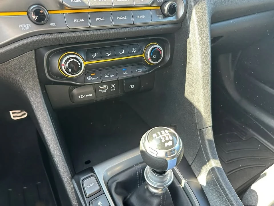 2019 Hyundai Veloster N - Image 10 of 18