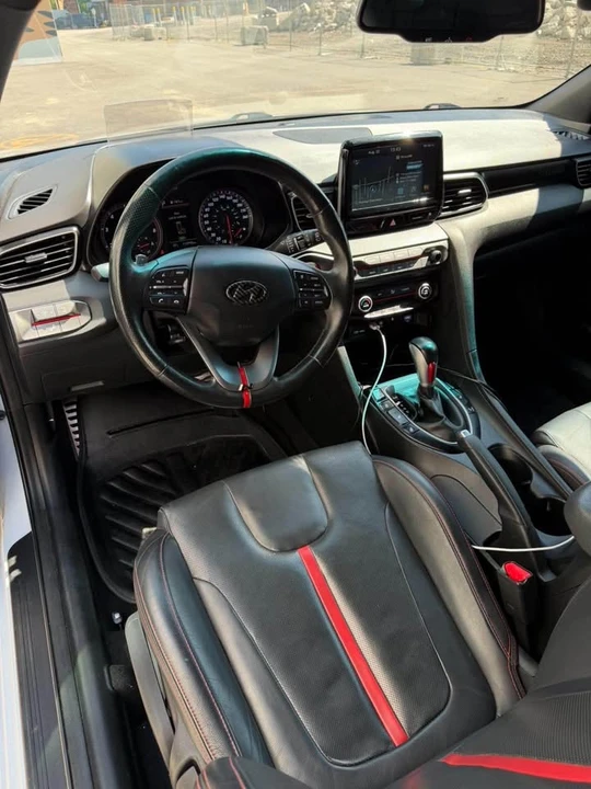 2019 Hyundai Veloster - Image 9 of 14