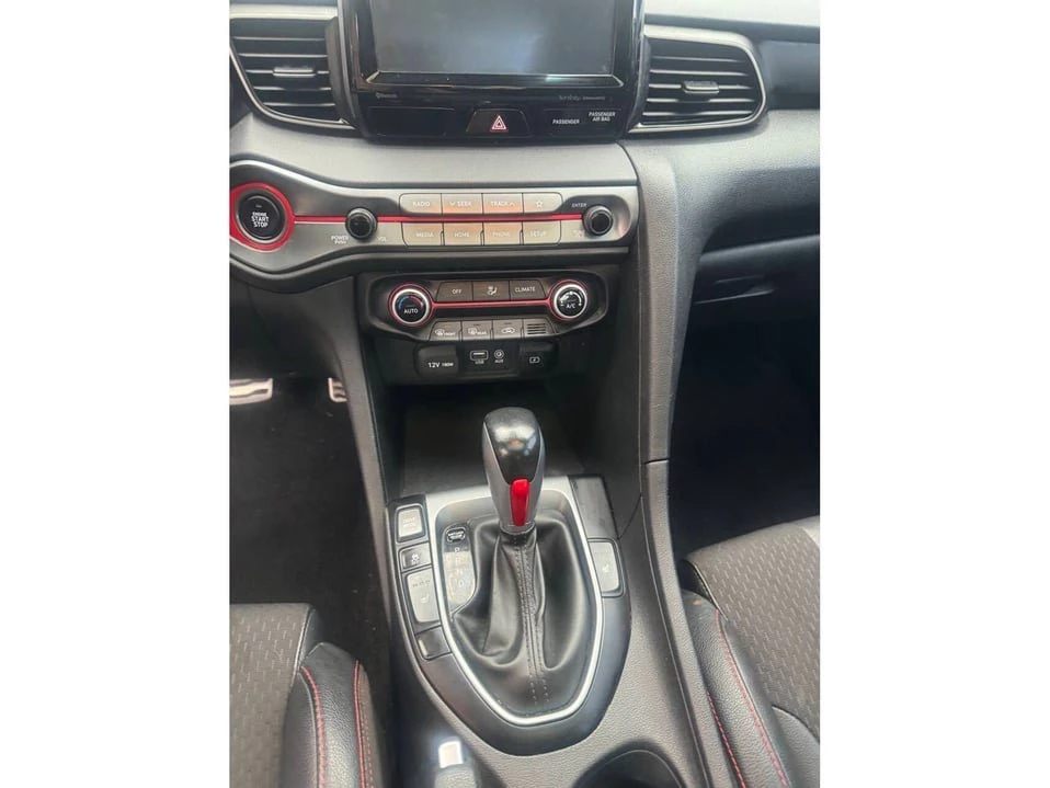 2019 Hyundai Veloster - Image 13 of 17