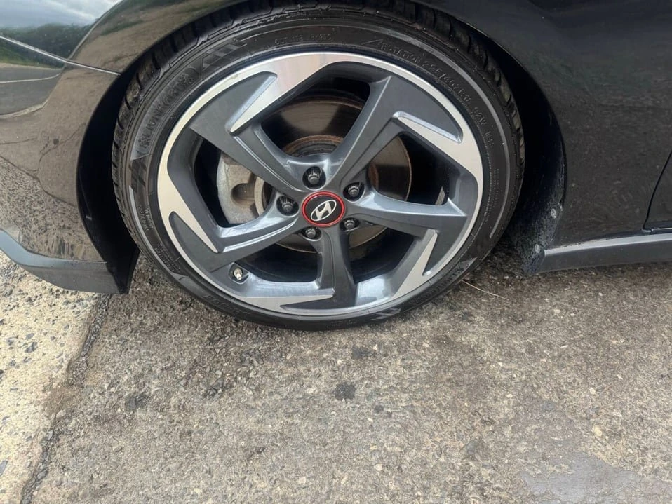 2019 Hyundai Veloster - Image 8 of 17