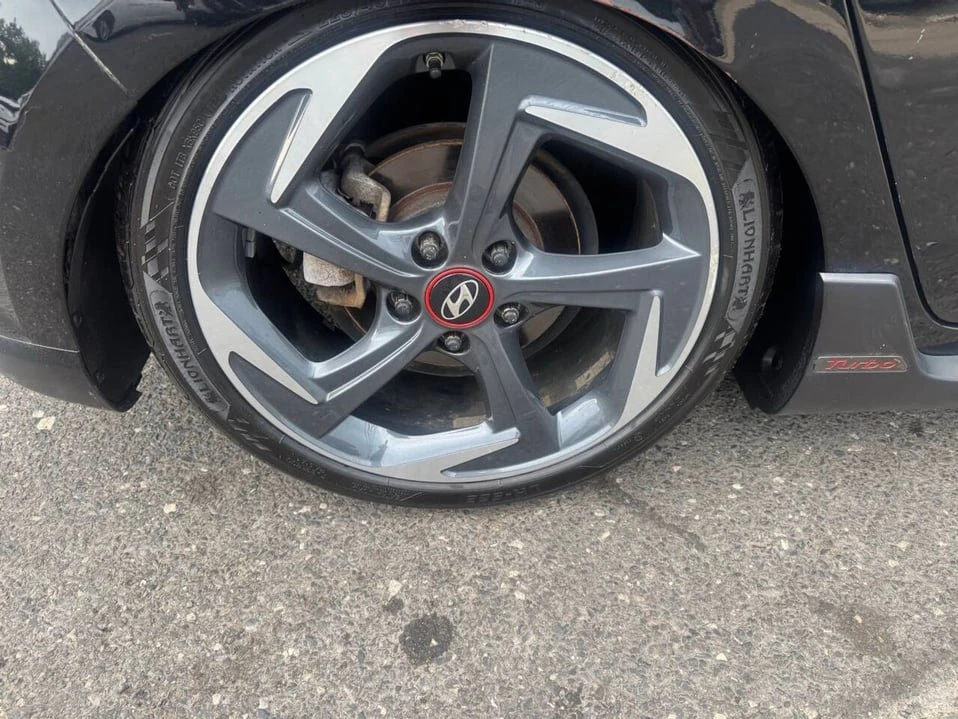 2019 Hyundai Veloster - Image 7 of 17