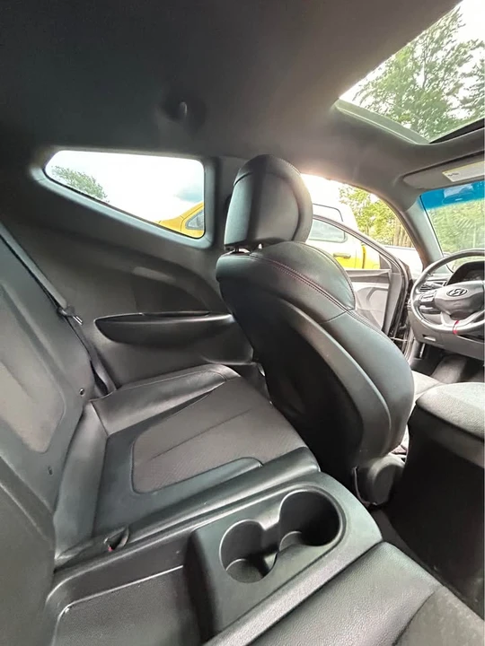 2019 Hyundai Veloster - Image 6 of 9