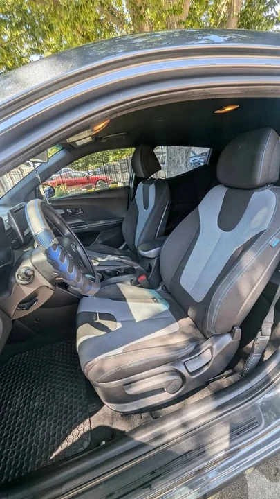 2019 Hyundai Veloster - Image 2 of 6