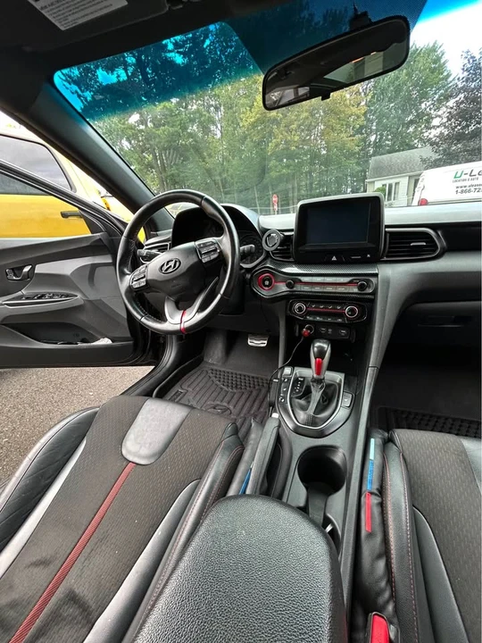 2019 Hyundai Veloster - Image 8 of 9
