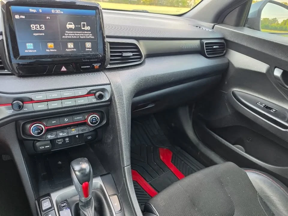 2019 Hyundai Veloster - Image 12 of 16