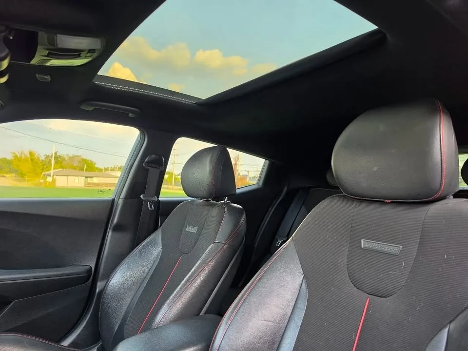 2019 Hyundai Veloster - Image 10 of 16