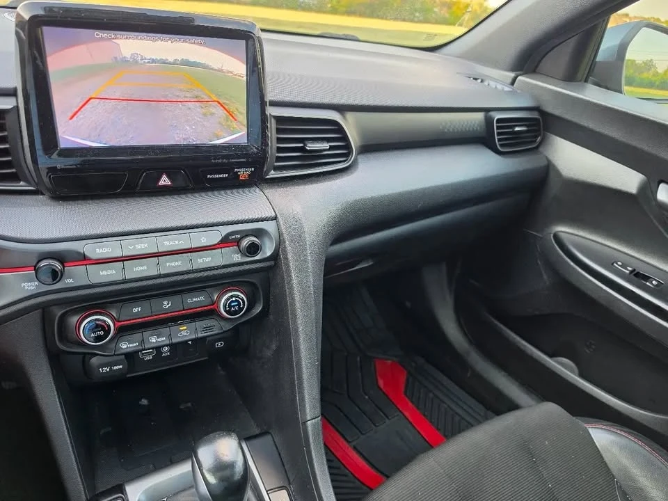 2019 Hyundai Veloster - Image 11 of 16