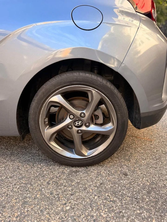 2019 Hyundai Veloster - Image 12 of 19
