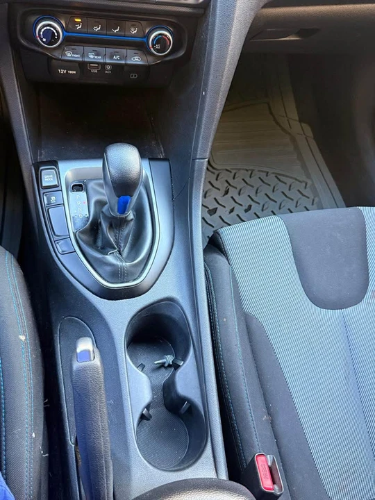 2019 Hyundai Veloster - Image 16 of 19