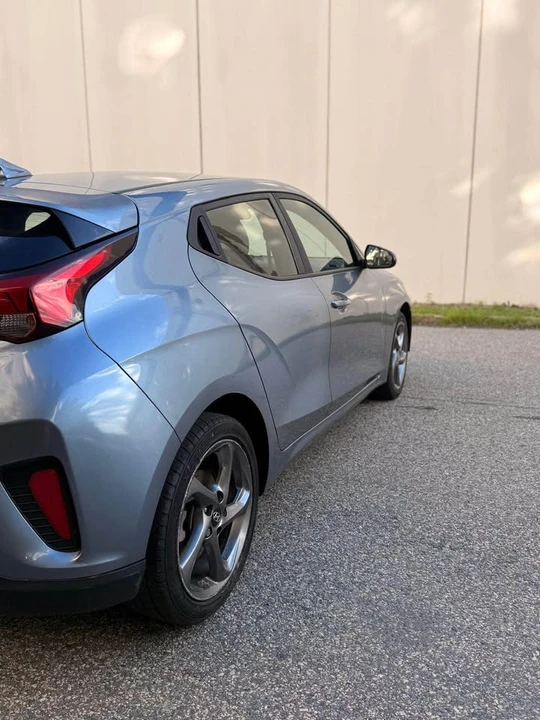 2019 Hyundai Veloster - Image 15 of 19